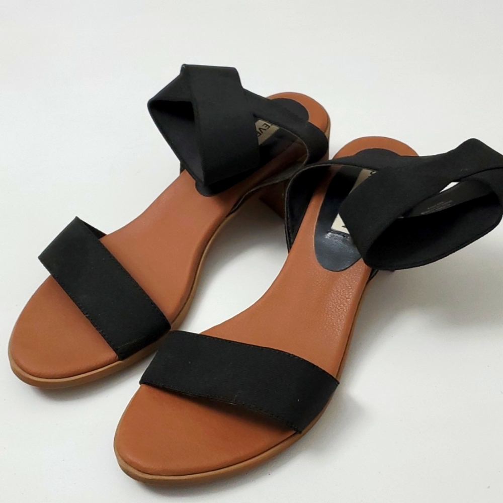 Steve Madden Brown flat with heels Sandal (Steve Madden)